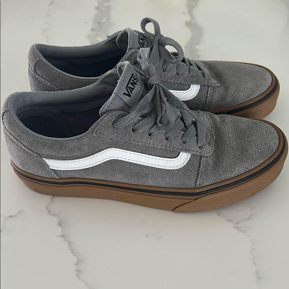 Vans Gray and White Sneakers with Classic Skate Style Youth